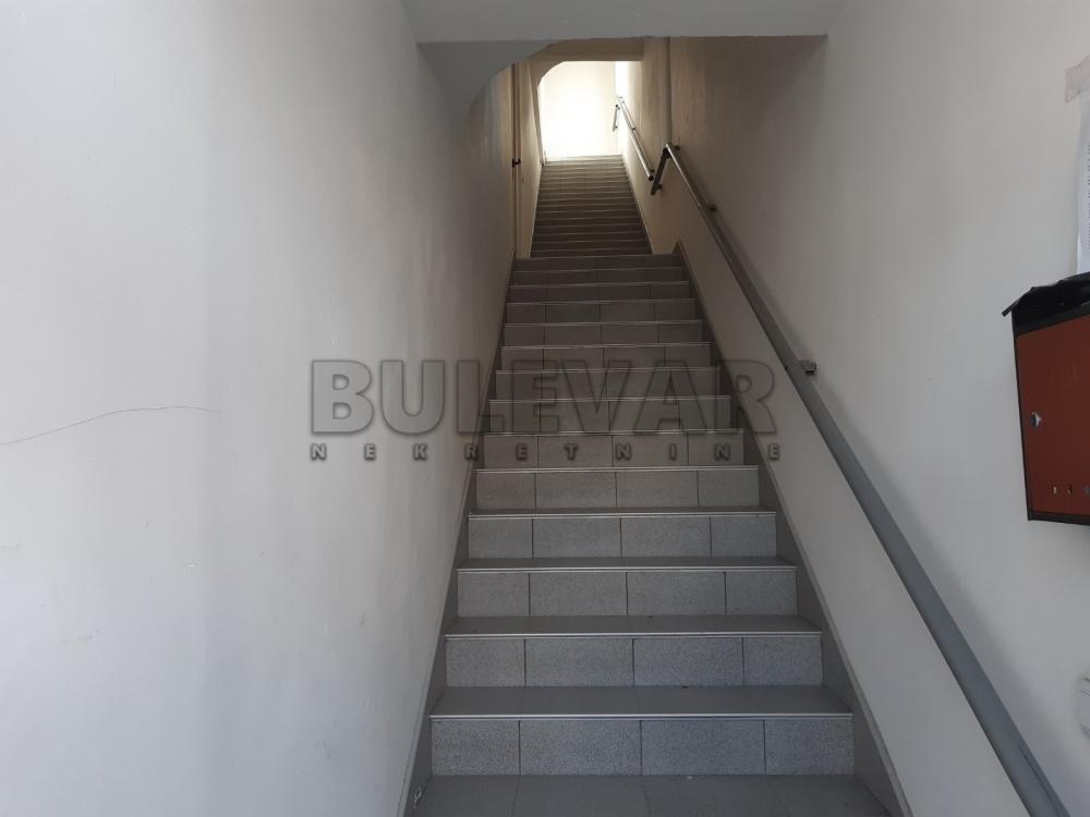 Slika 4 - Knjaževačka,  Lokal za izdavanje, 212m2, 1.250€