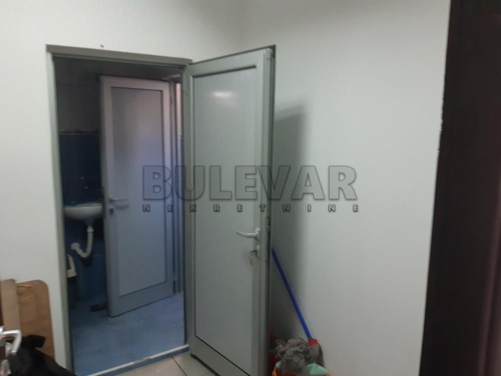 Slika 5 - Knjaževačka,  Lokal za izdavanje, 212m2, 1.250€