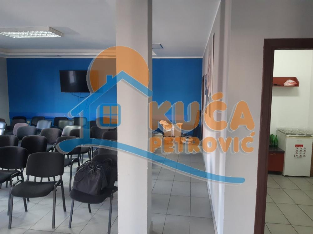 Slika 1 - Knjaževačka,  Lokal za izdavanje, 212m2, 1.250€