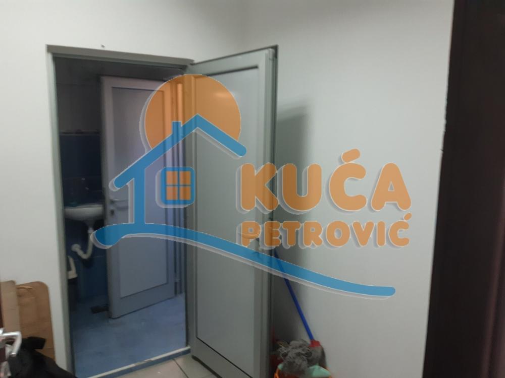 Slika 5 - Knjaževačka,  Lokal za izdavanje, 212m2, 1.250€