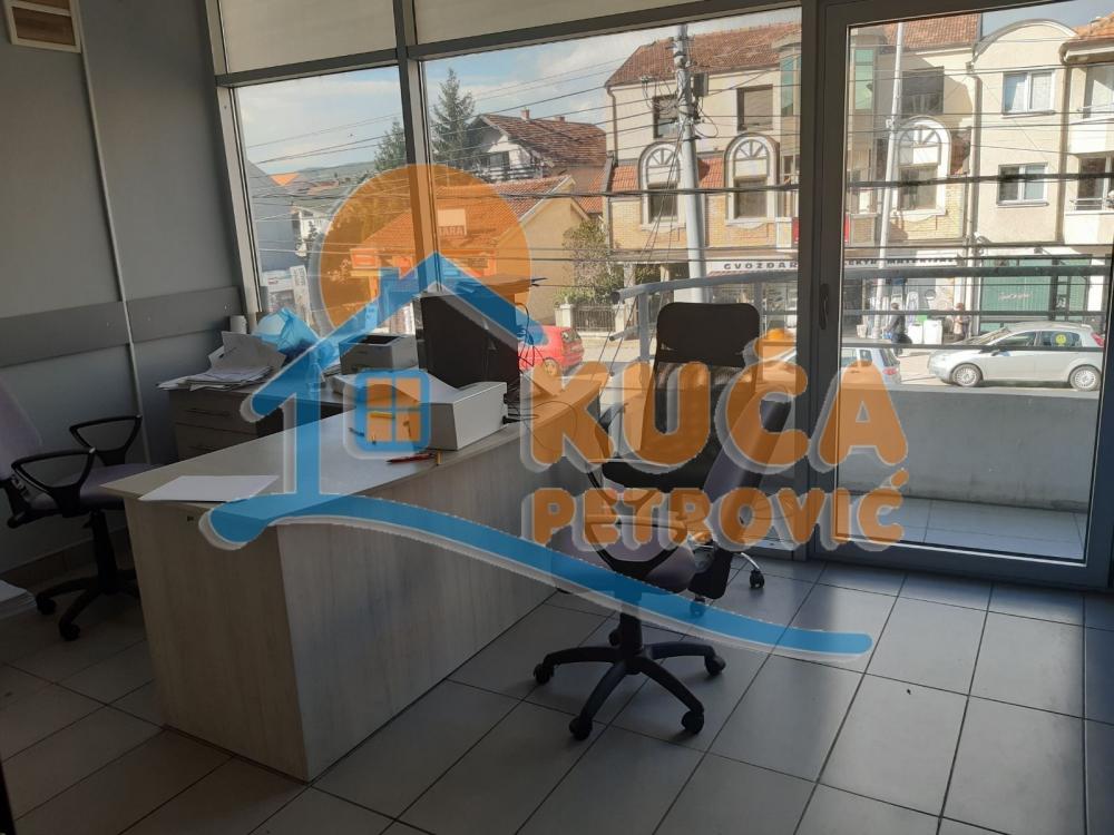 Slika 2 - Knjaževačka,  Lokal za izdavanje, 212m2, 1.250€