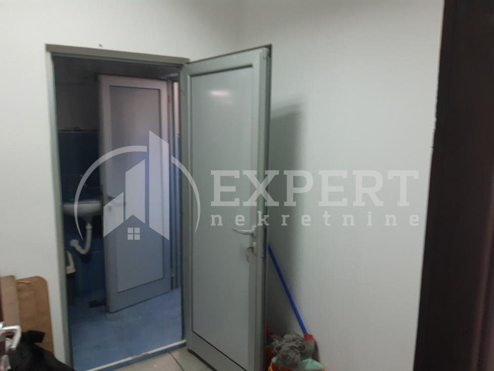 Slika 5 - Knjaževačka,  Lokal za izdavanje, 212m2, 1.250€