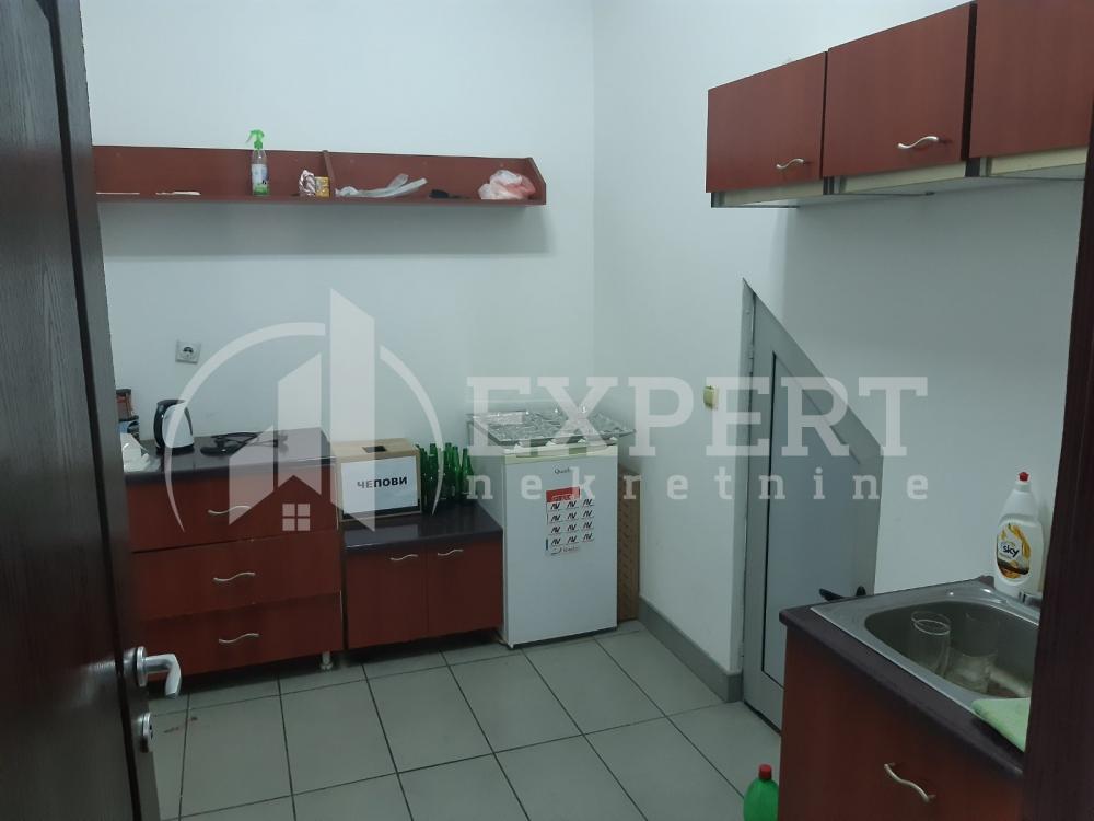 Slika 3 - Knjaževačka,  Lokal za izdavanje, 212m2, 1.250€