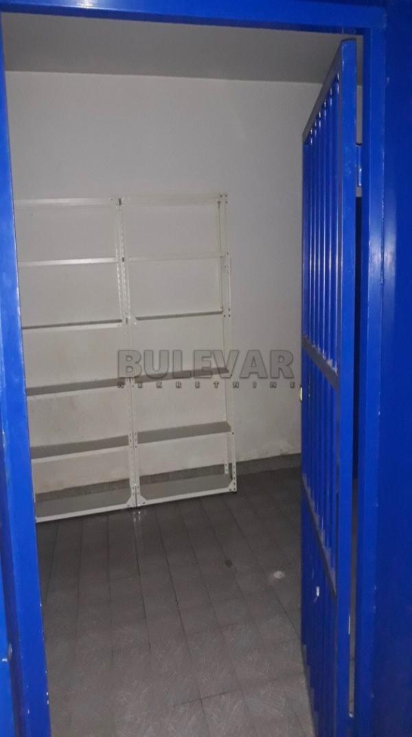 Slika 1 - Obrenovićeva,  Lokal za izdavanje, 94m2, 1.200€