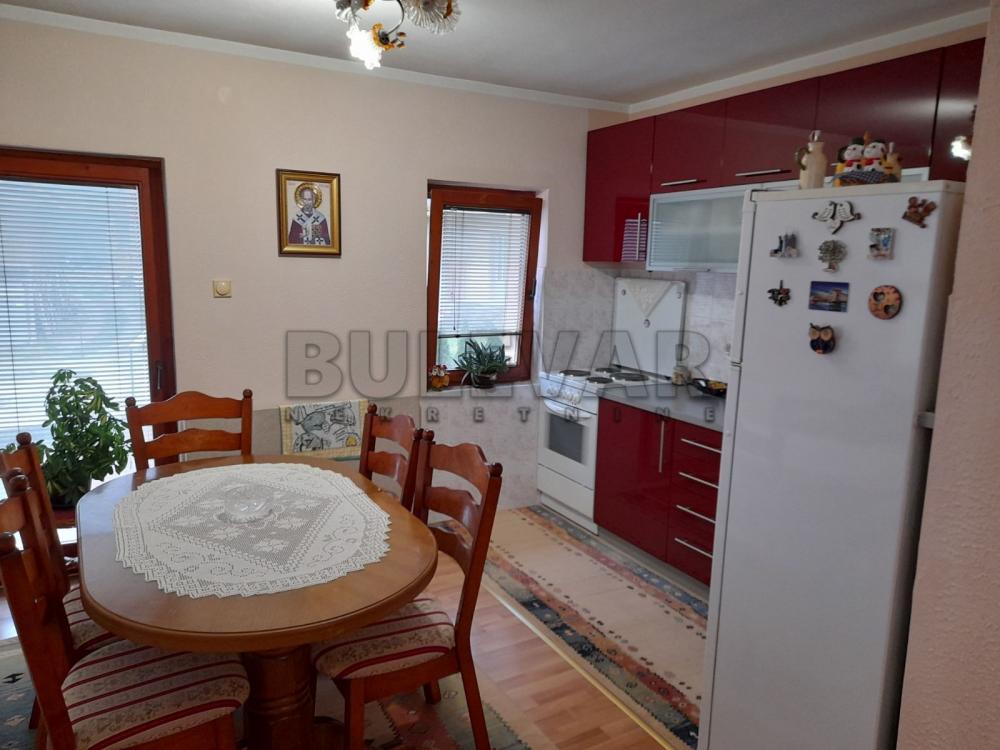 Slika 3 - Gabrovac,  Kuća na prodaju, 420m2, 230.000€