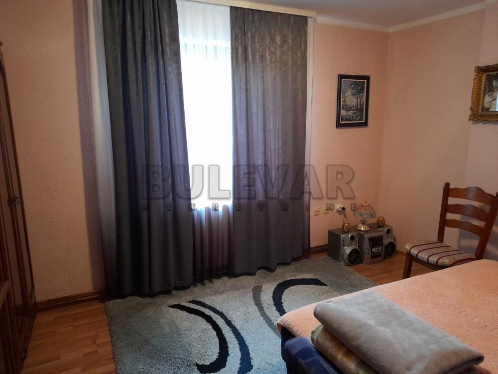 Slika 8 - Gabrovac,  Kuća na prodaju, 420m2, 230.000€