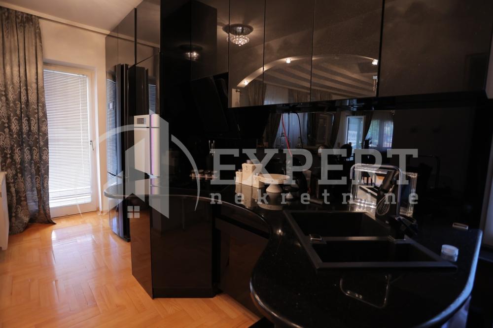 Slika 4 - Despota Djurdja,  Kuća na prodaju, 332m2, 412.400€