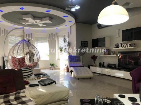 Glavna slika - Kuća na prodaju, 342m2, 590.000€