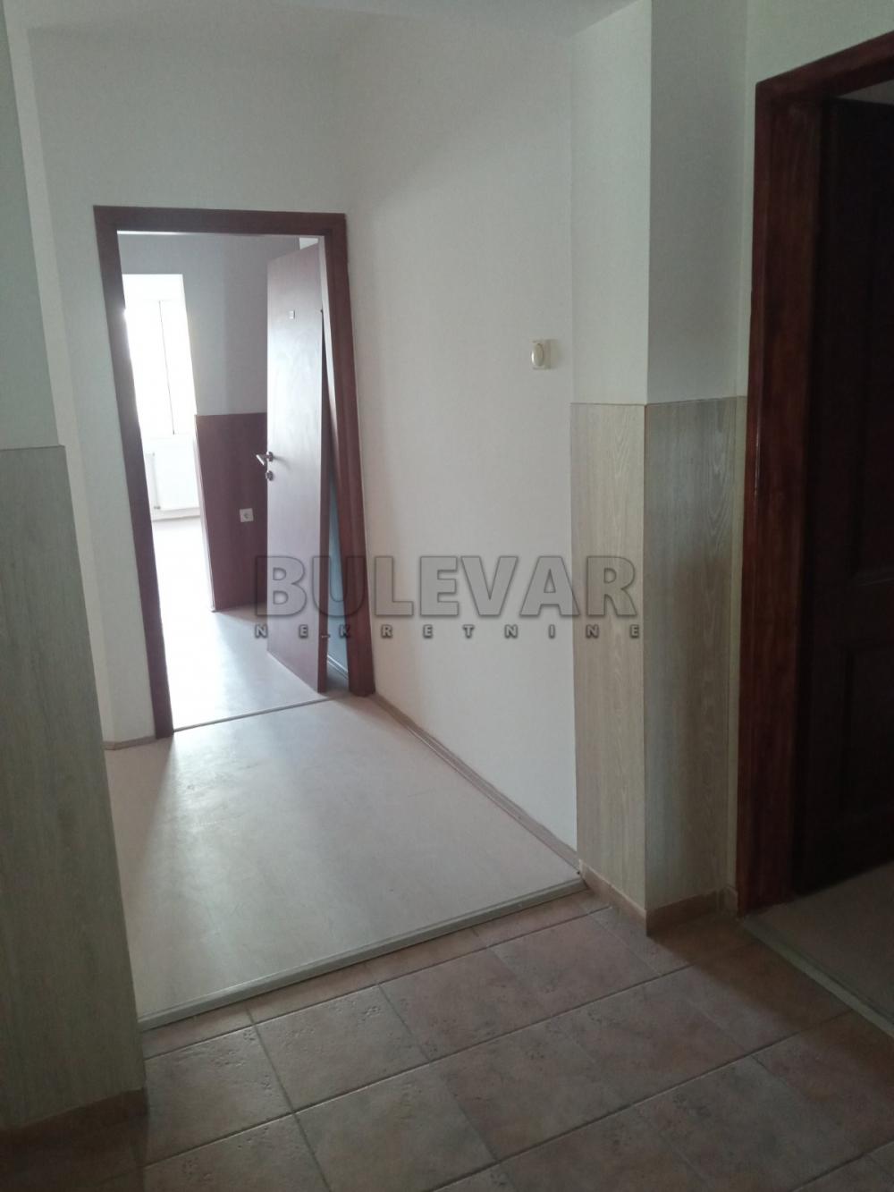Slika 6 - Vojvode Tankosića,  Lokal za izdavanje, 380m2, 2.500€