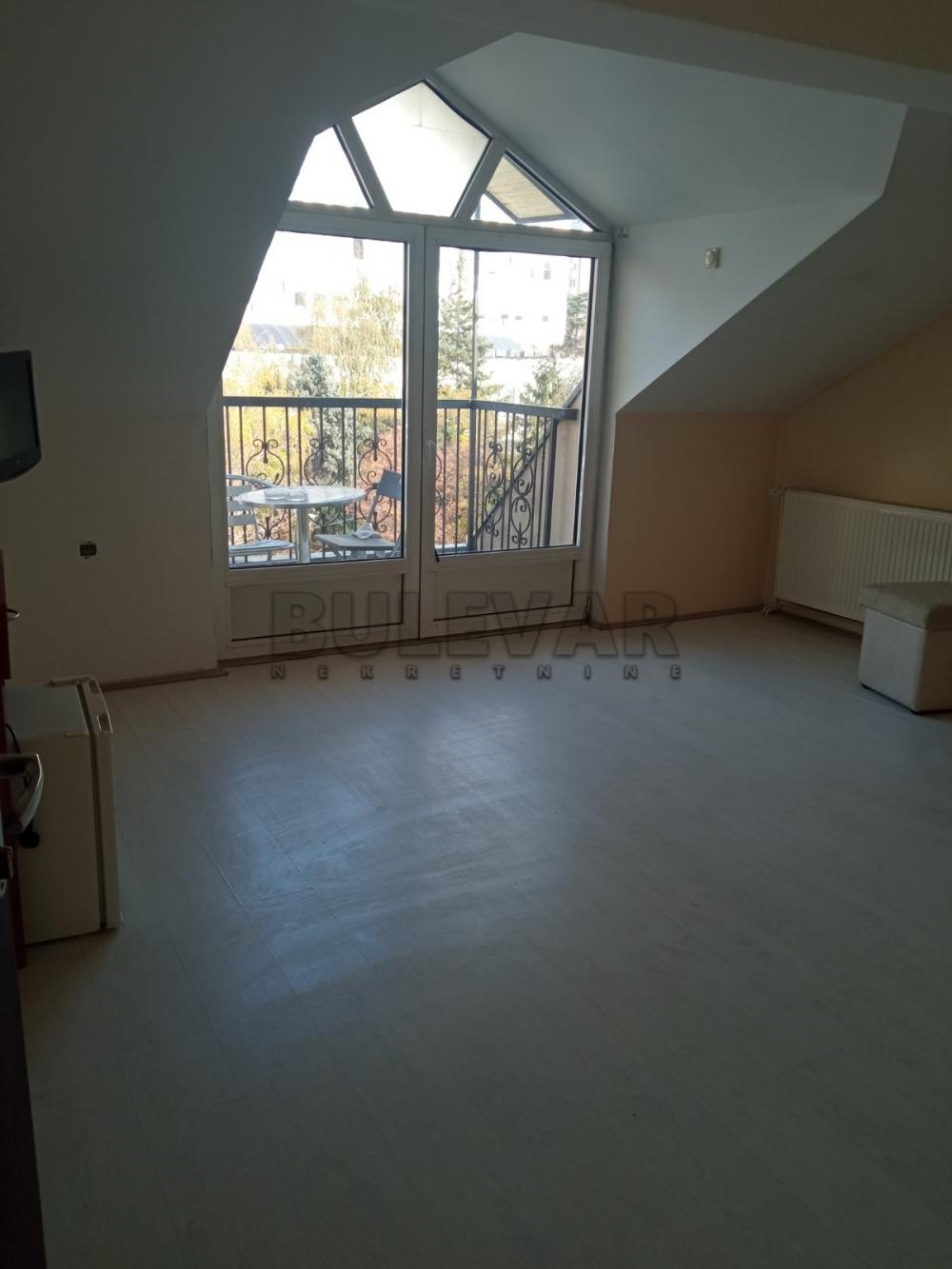 Slika 1 - Vojvode Tankosića,  Lokal za izdavanje, 380m2, 2.500€