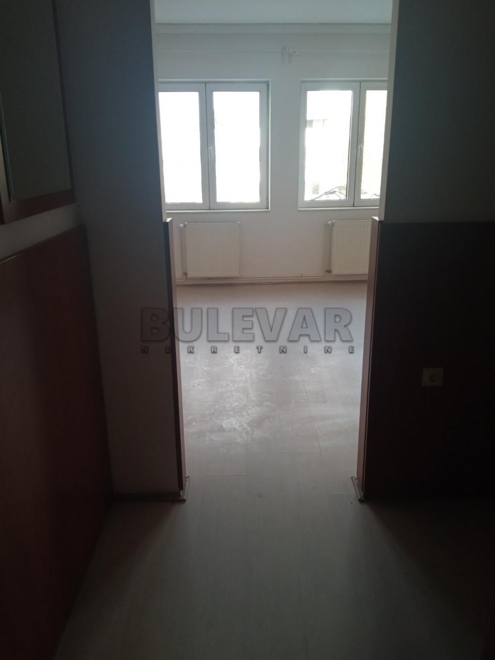 Slika 7 - Vojvode Tankosića,  Lokal za izdavanje, 380m2, 2.500€