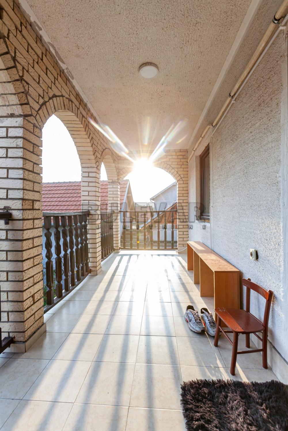 Slika 11 - Novo selo,  Kuća na prodaju, 300m2, 217.000€