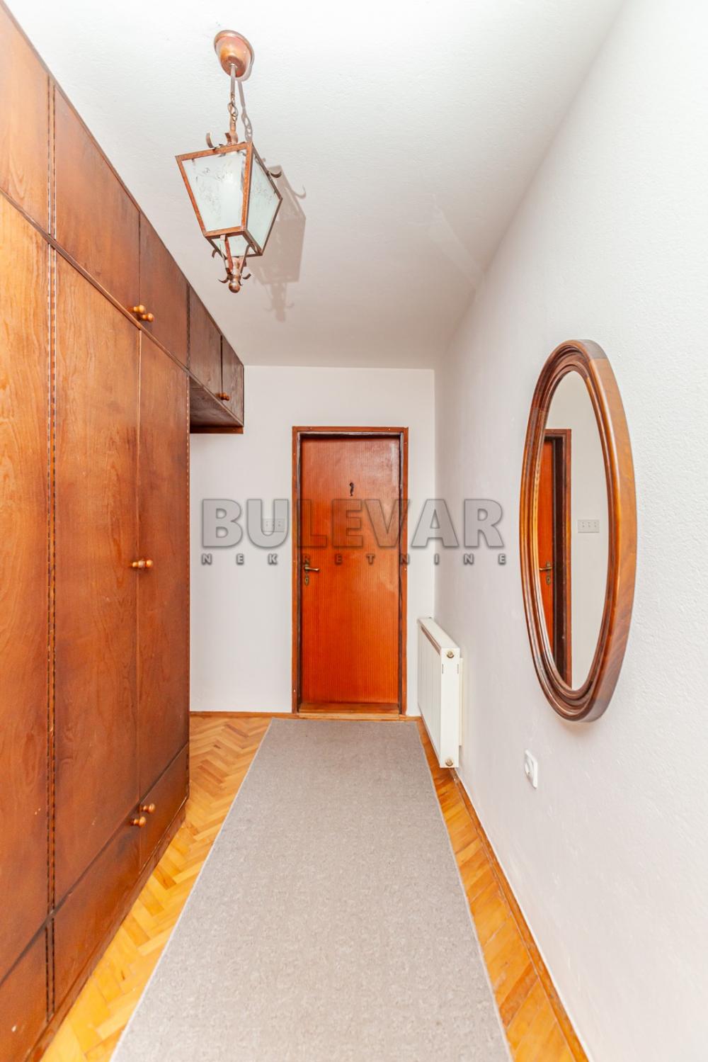 Slika 6 - Novo selo,  Kuća na prodaju, 300m2, 217.000€