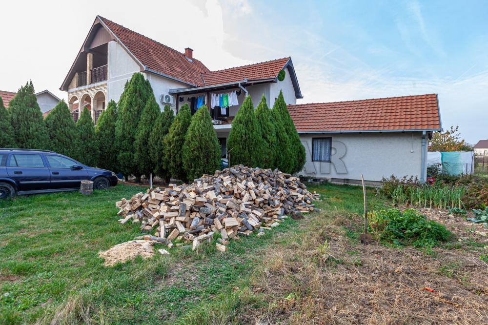 Slika 2 - Novo selo,  Kuća na prodaju, 300m2, 217.000€