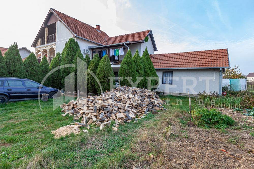 Slika 2 - Novo selo,  Kuća na prodaju, 300m2, 217.000€