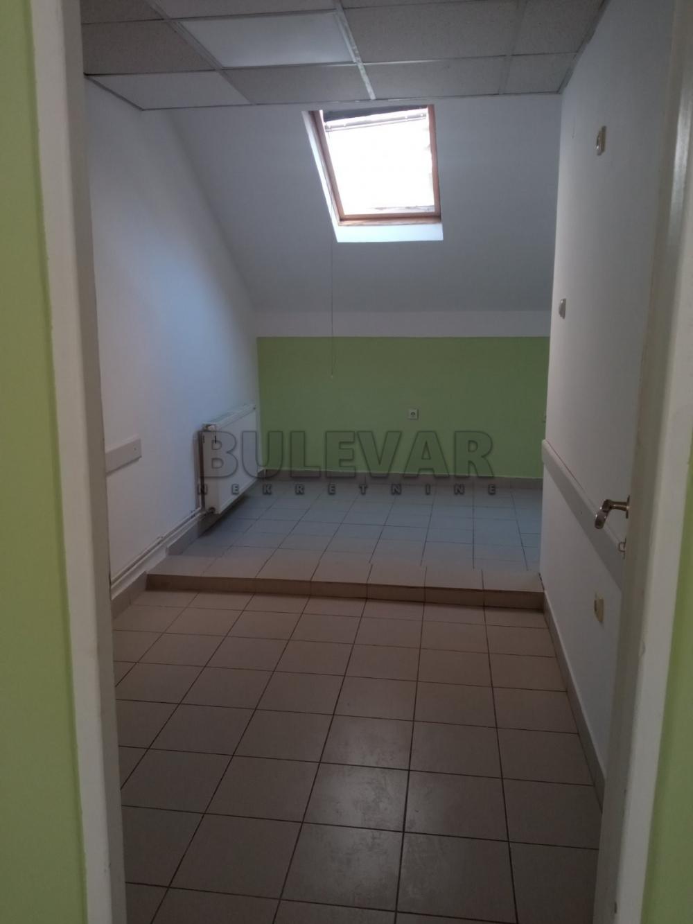 Slika 10 - Učitelj Tasina,  Lokal za izdavanje, 74m2, 800€
