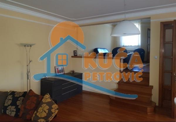 Slika 10 - Jesenjinova,  Kuća za izdavanje, 280m2, 1.150€
