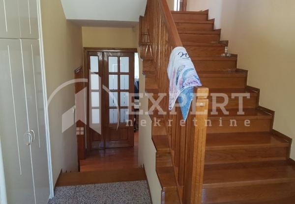 Slika 8 - Jesenjinova,  Kuća za izdavanje, 280m2, 1.150€