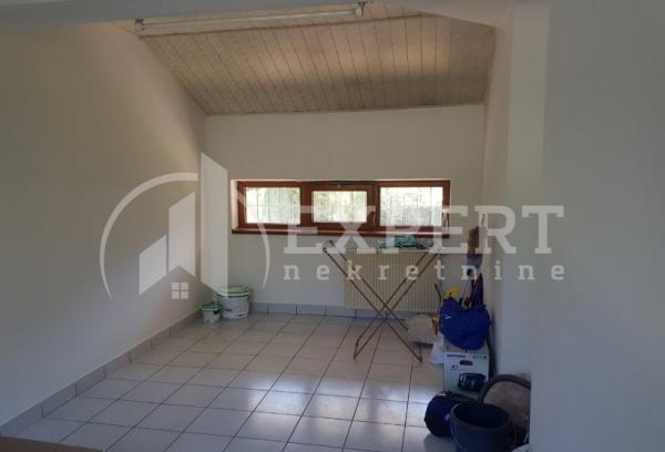 Slika 7 - Jesenjinova,  Kuća za izdavanje, 280m2, 1.150€
