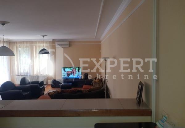 Slika 5 - Jesenjinova,  Kuća za izdavanje, 280m2, 1.150€