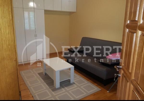 Slika 3 - Jesenjinova,  Kuća za izdavanje, 280m2, 1.150€