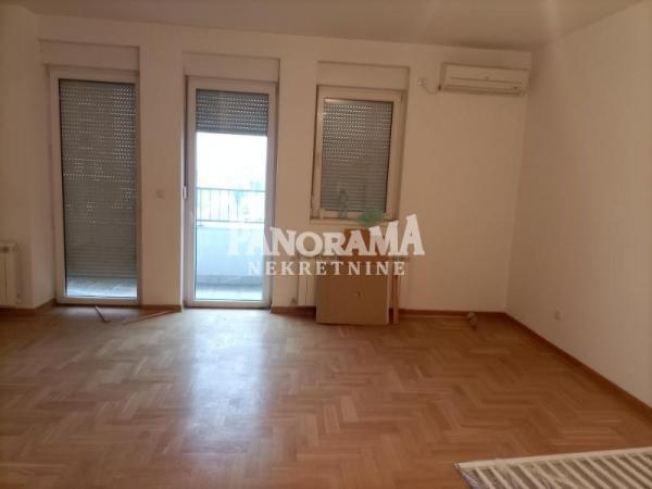 Glavna slika -Jurija Gagarina, Trosoban stan za izdavanje, 90m2, 1.600€