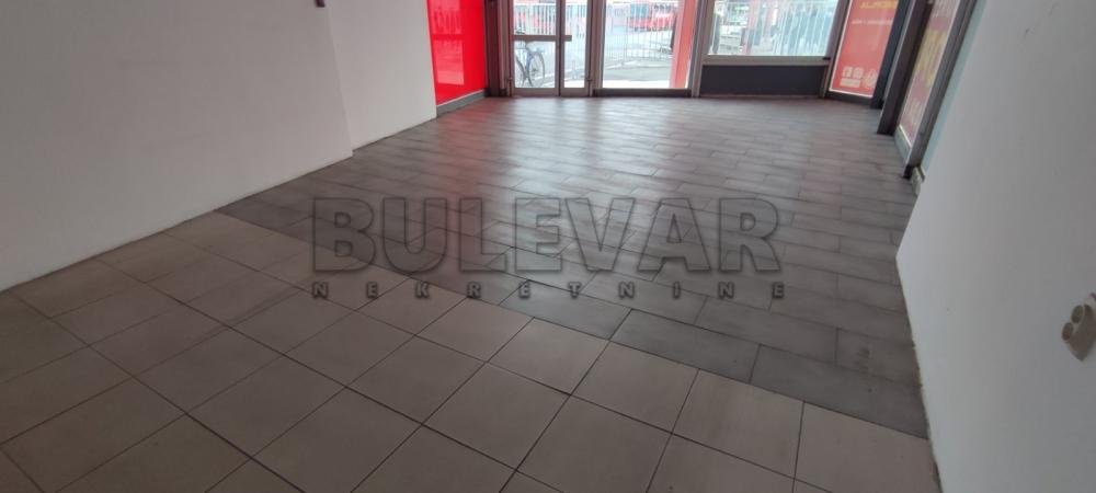 Glavna slika -Bulevar 12. februar,  Lokal za izdavanje, 61m2, 500€