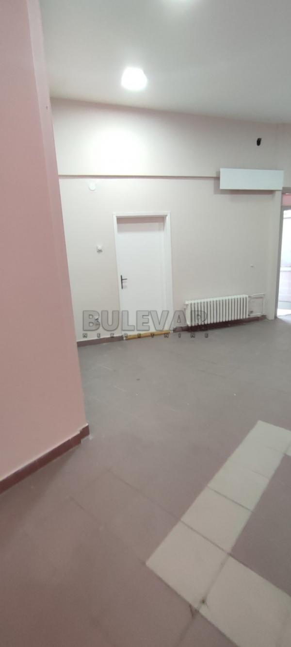 Slika 1 - Đuke Dinić,  Lokal za izdavanje, 36m2, 750€