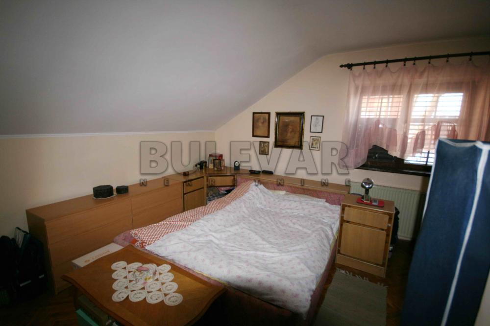 Slika 9 - Jeronimova,  Kuća na prodaju, 275m2, 330.000€