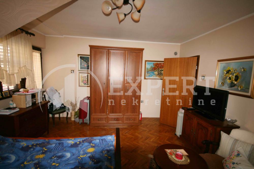 Slika 8 - Jeronimova,  Kuća na prodaju, 275m2, 330.000€