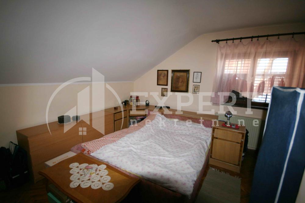 Slika 9 - Jeronimova,  Kuća na prodaju, 275m2, 330.000€