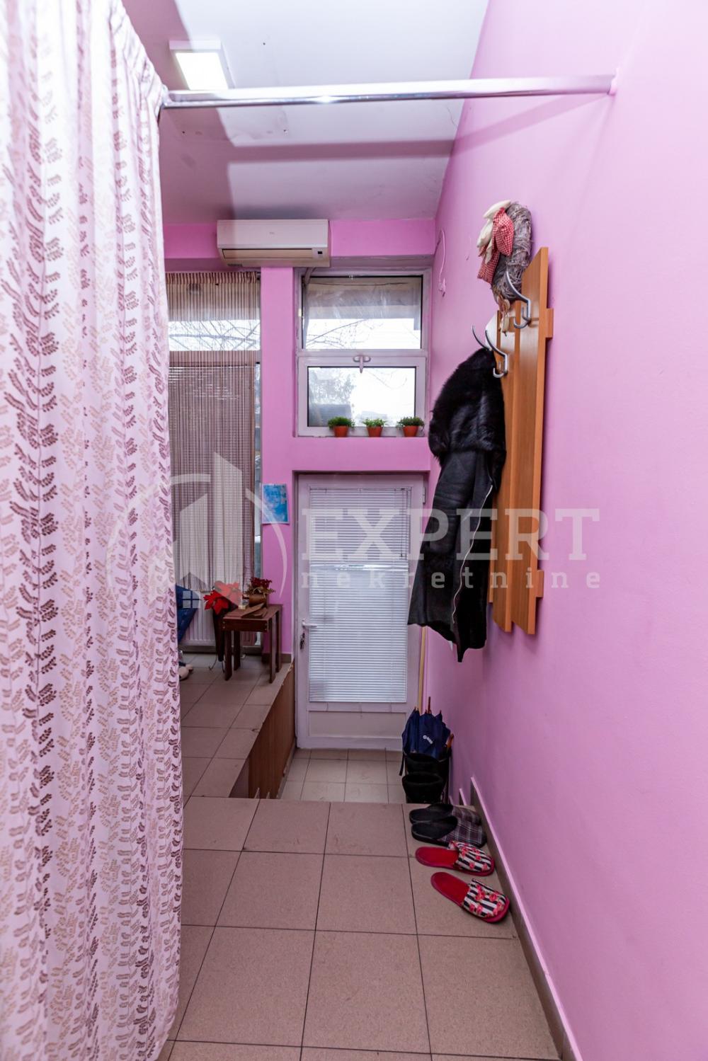 Slika 5 - Hajduk Veljkova,  Lokal na prodaju, 25m2, 75.000€