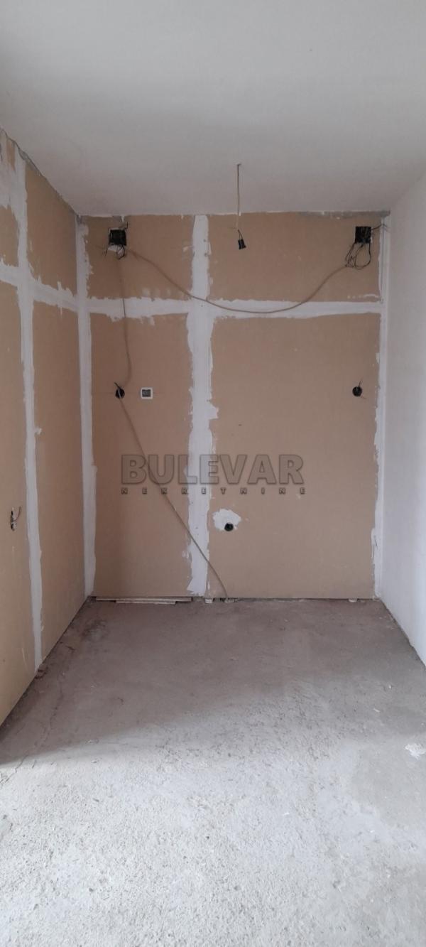 Slika 4 - Pasi poljana, Četvorosoban stan na prodaju, 112m2, 44.800€