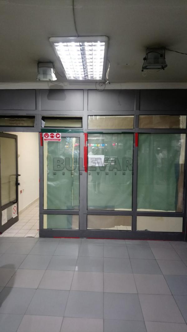 Slika 1 - Obrenovićeva,  Lokal na prodaju, 16m2, 27.000€