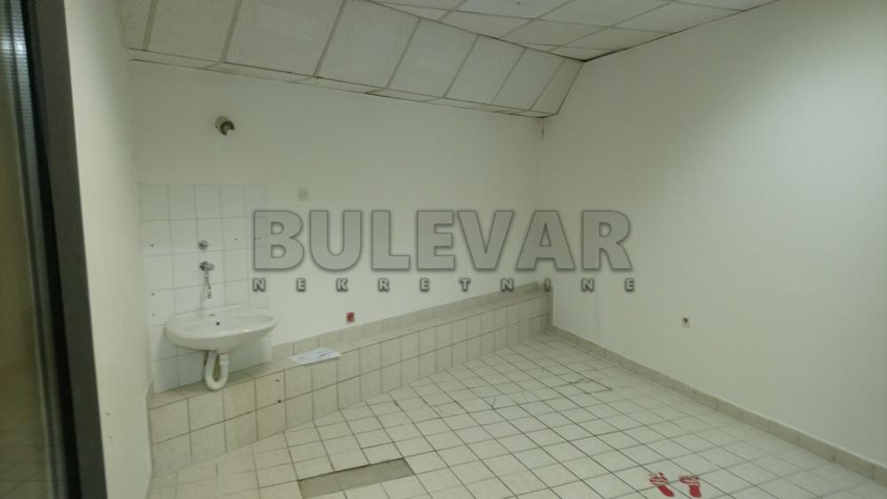 Slika 4 - Obrenovićeva,  Lokal na prodaju, 16m2, 27.000€