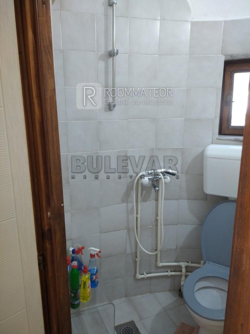 Slika 8 - Dimitrija Tucovića,  Lokal za izdavanje, 53m2, 700€