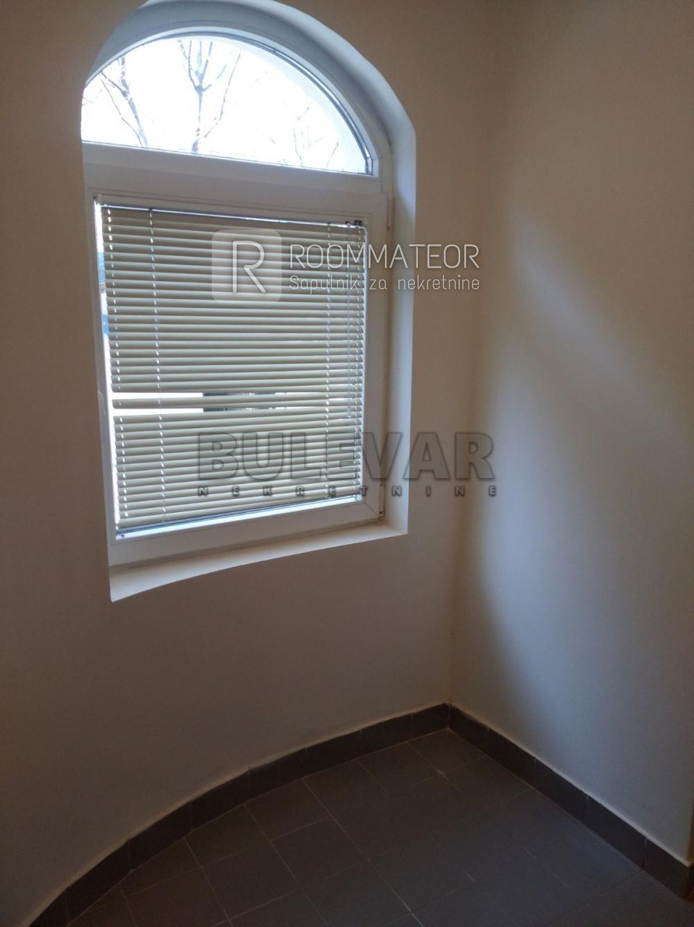 Slika 1 - Dimitrija Tucovića,  Lokal za izdavanje, 53m2, 700€