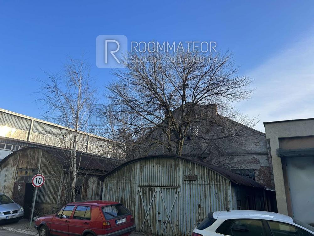 Slika 1 - Bulevar 12. februar,  Lokal za izdavanje, 1250m2, 1.000€