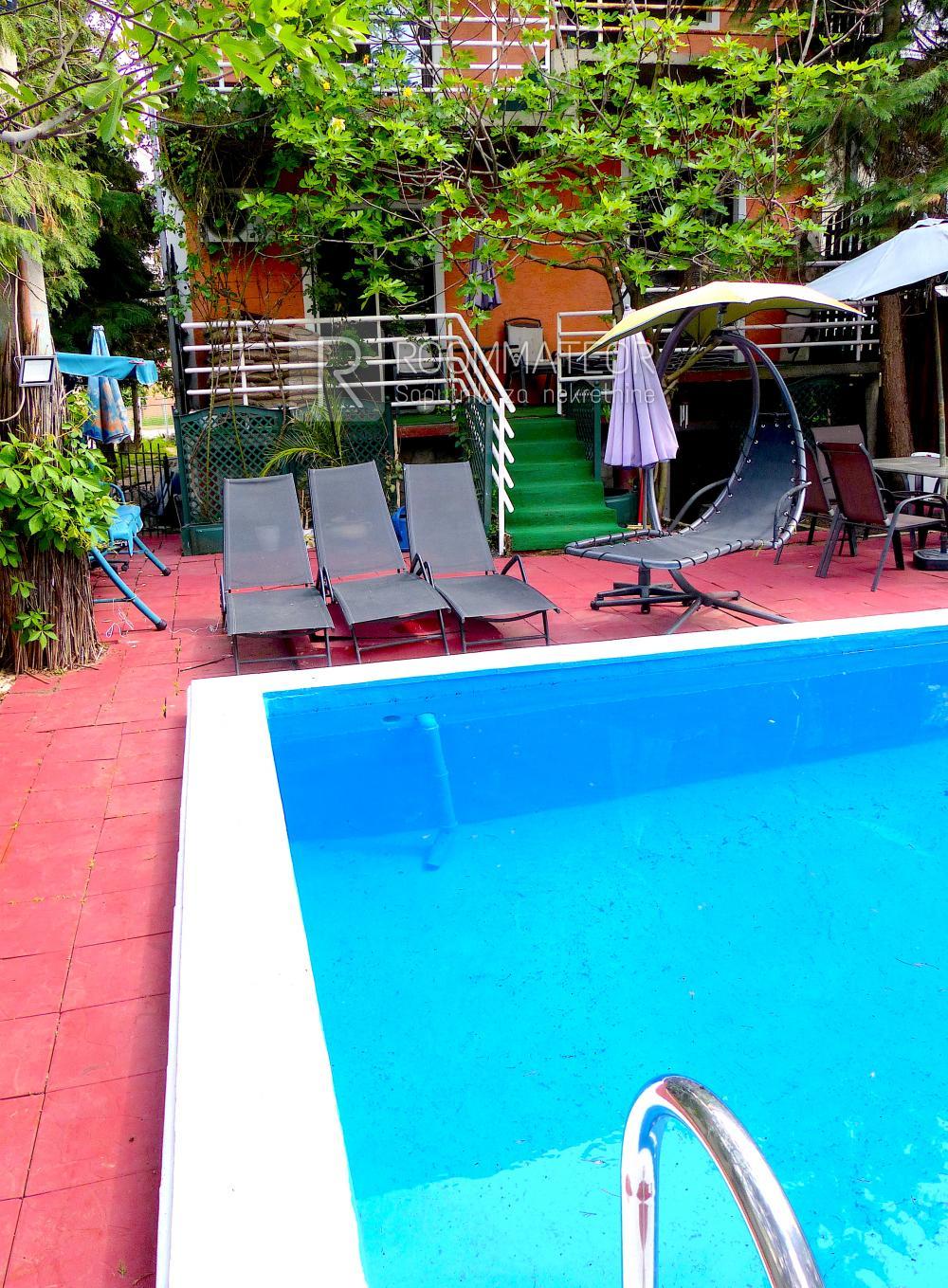 Slika 1 - bacvanska 39,  Kuća na prodaju, 360m2, 120.000€