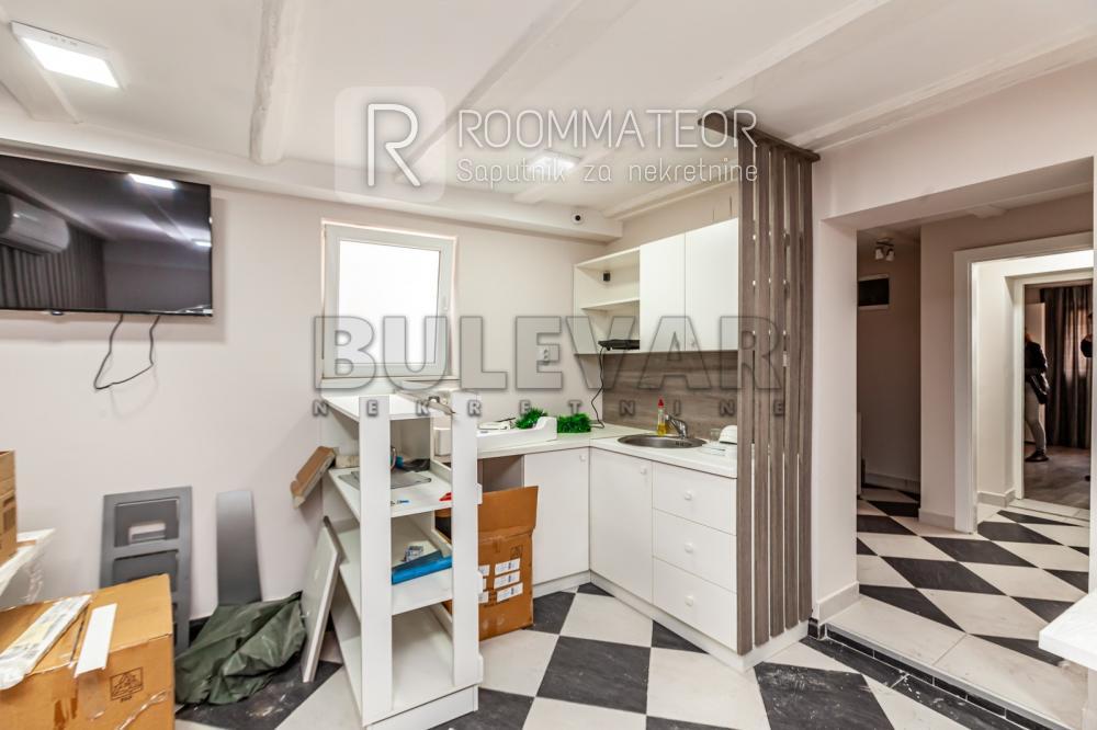 Slika 4 - Stevana Nemanje,  Kuća na prodaju, 250m2, 260.000€