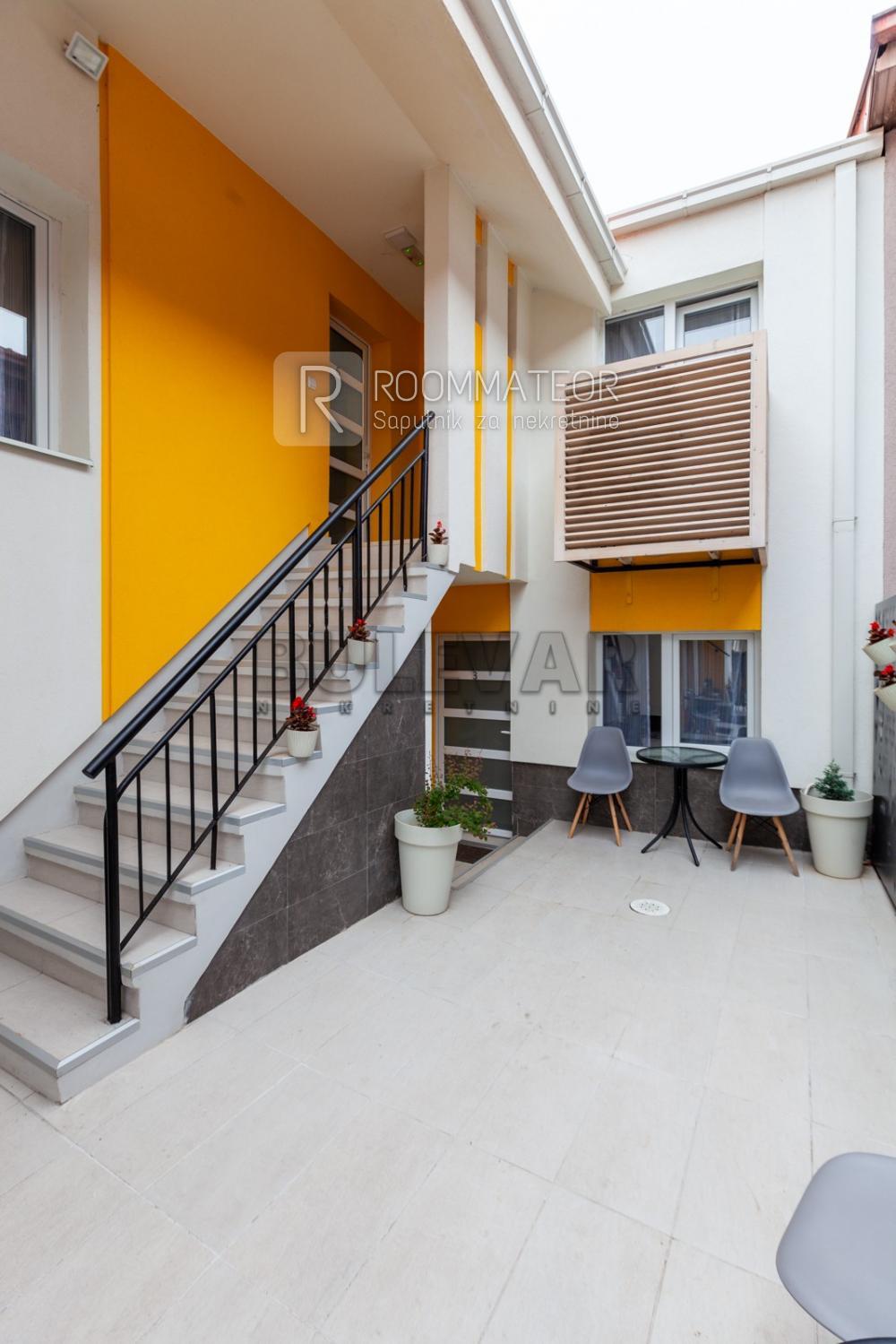 Slika 1 - Stevana Nemanje,  Kuća na prodaju, 250m2, 260.000€