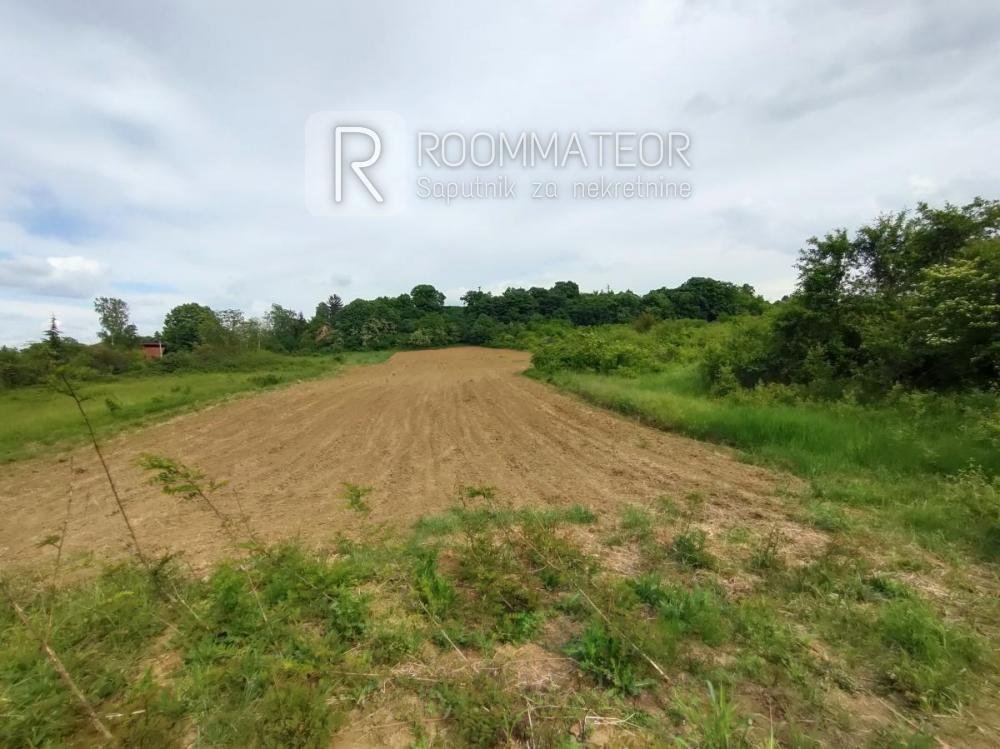 Slika 2 -  Plac na prodaju, Ledinci, , 385.000€
