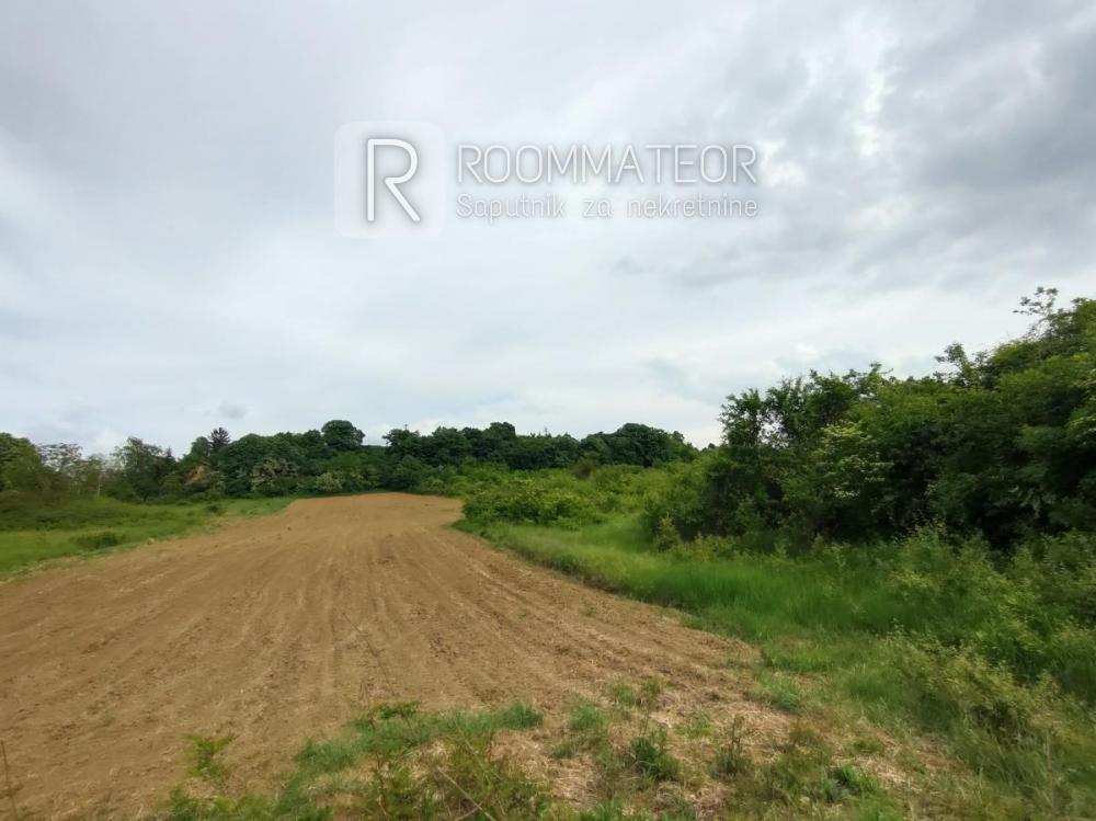 Slika 3 -  Plac na prodaju, Ledinci, , 385.000€
