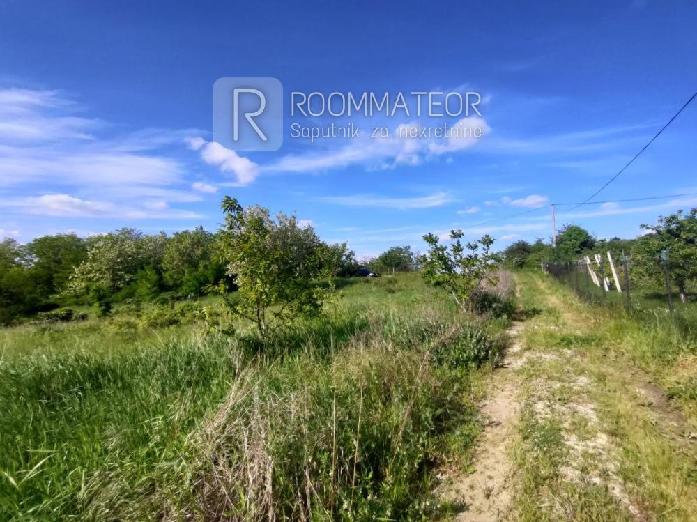 Slika 8 -  Plac na prodaju, Ledinci, , 250.000€