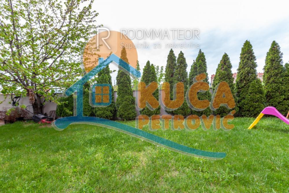Slika 3 - Somborski bulevar,  Kuća na prodaju, 410m2, 300.000€