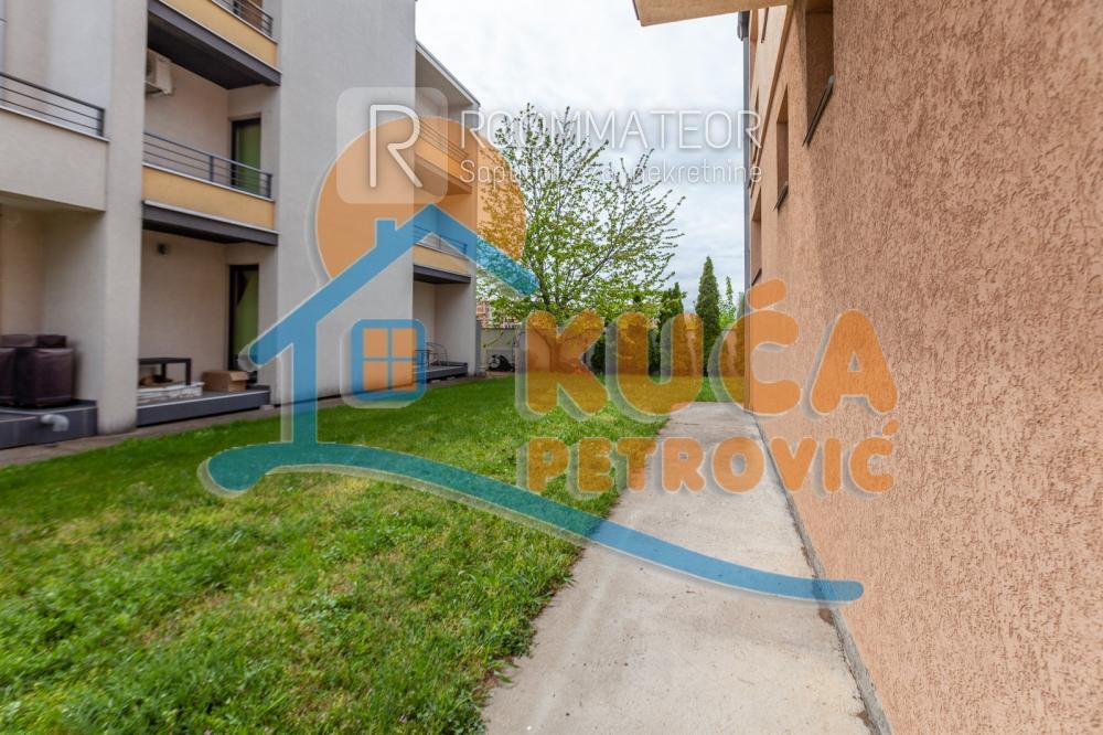 Slika 1 - Somborski bulevar,  Kuća na prodaju, 410m2, 300.000€
