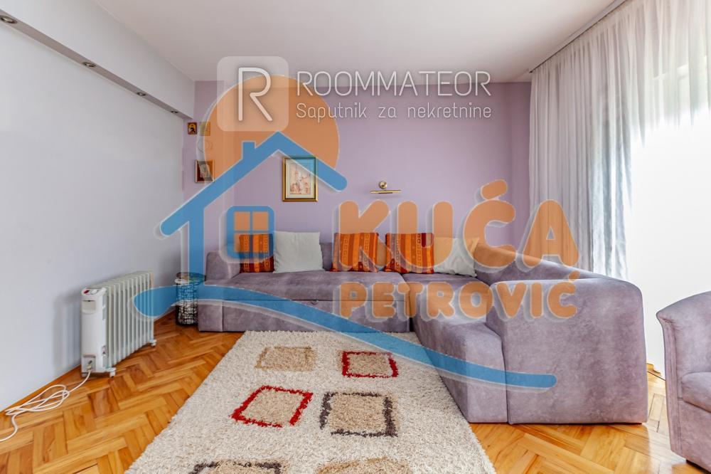 Slika 11 - Somborski bulevar,  Kuća na prodaju, 410m2, 300.000€