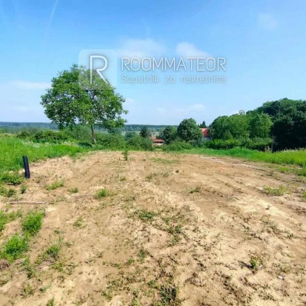 Slika 3 -  Plac na prodaju, Ledinci, , 95.800€