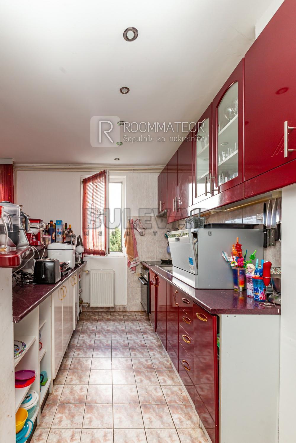 Slika 8 - Bulevar Nemanjića, Četvorosoban stan na prodaju, 200m2, 170.000€