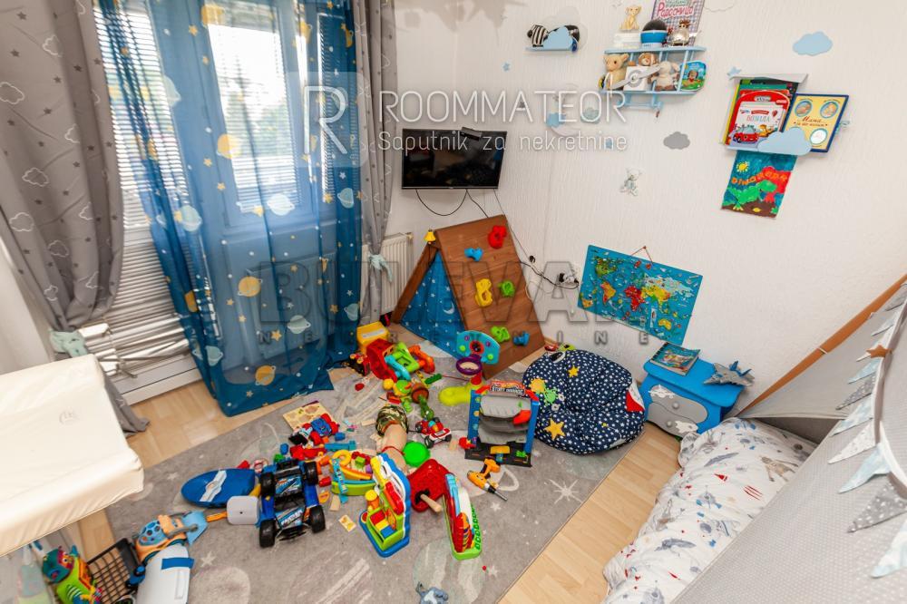 Slika 5 - Bulevar Nemanjića, Četvorosoban stan na prodaju, 200m2, 170.000€